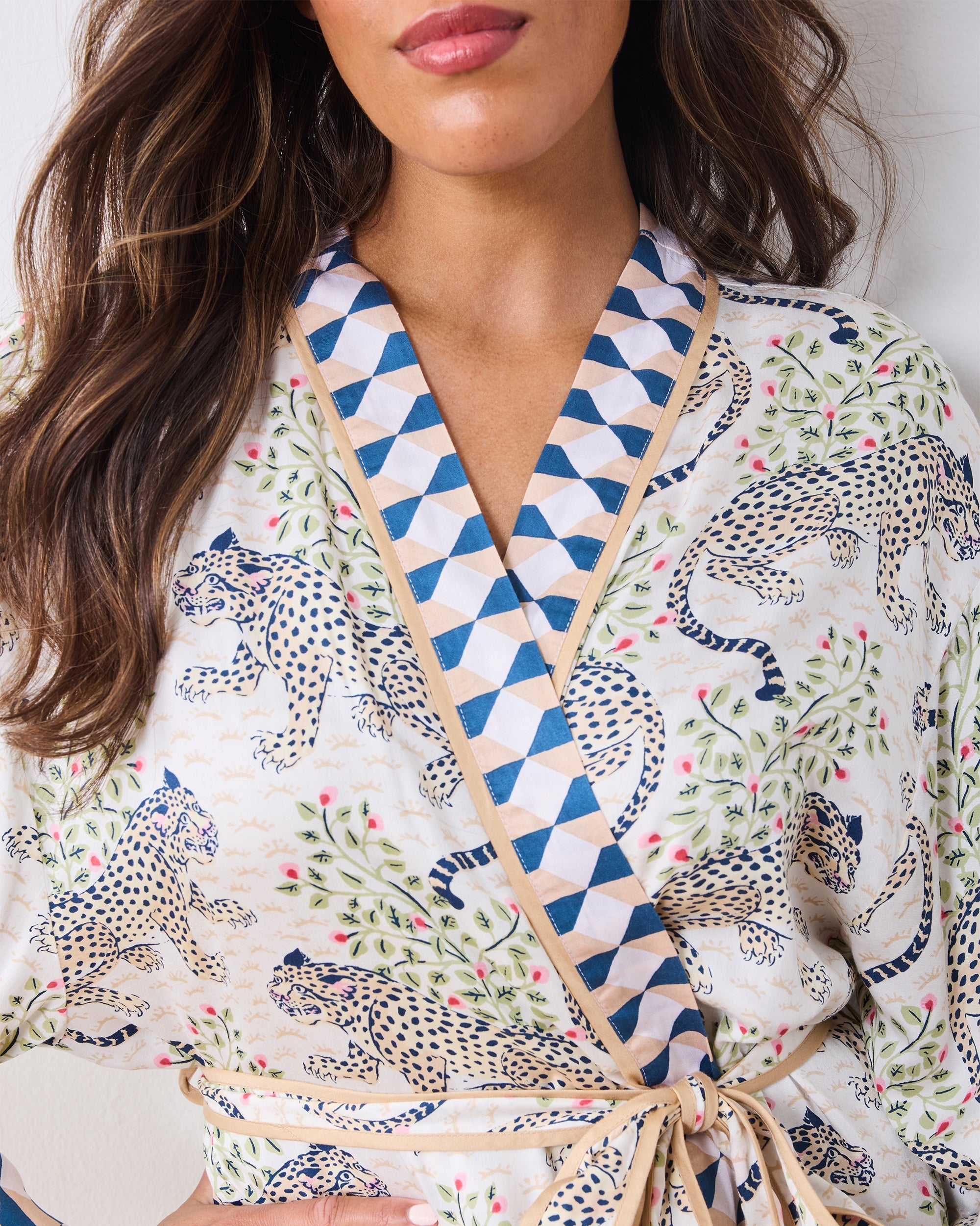 Bagheera - Eco Satin Robe - Wedding Cake