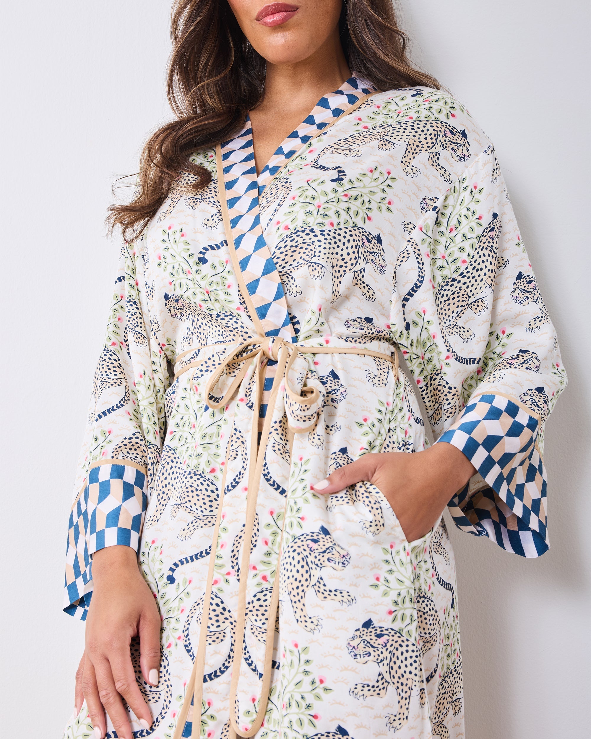 Bagheera - Eco Satin Robe - Wedding Cake