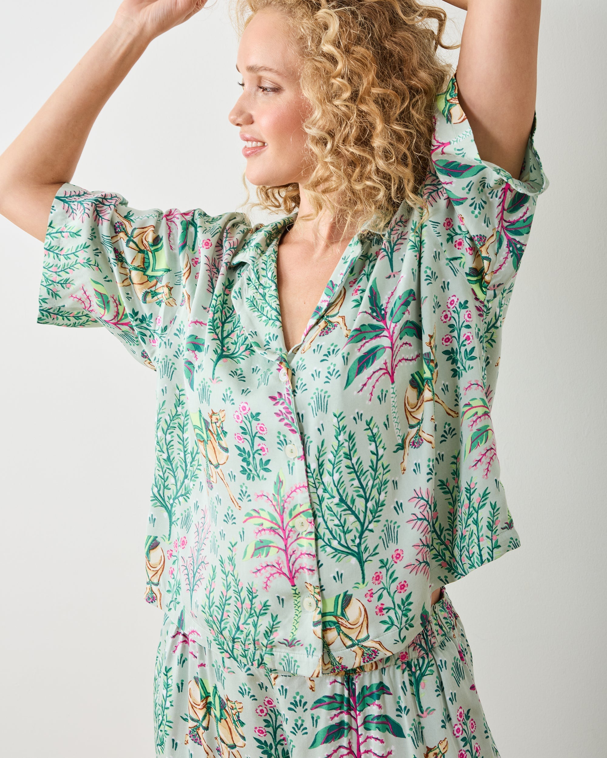 Camel's Courtyard - Eco Satin Wildest Dreams Set - Avocado