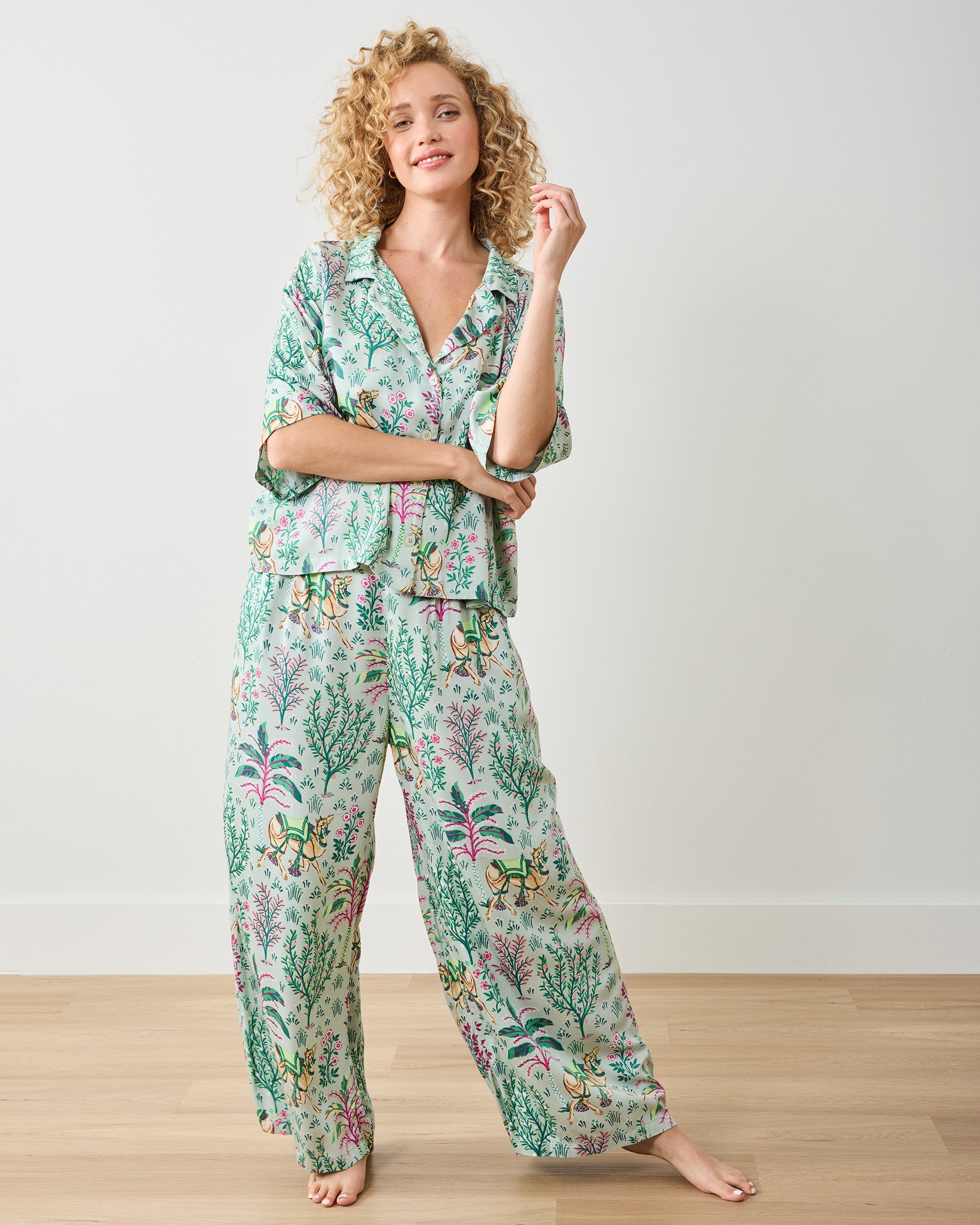 Camel's Courtyard - Eco Satin Wildest Dreams Set - Avocado