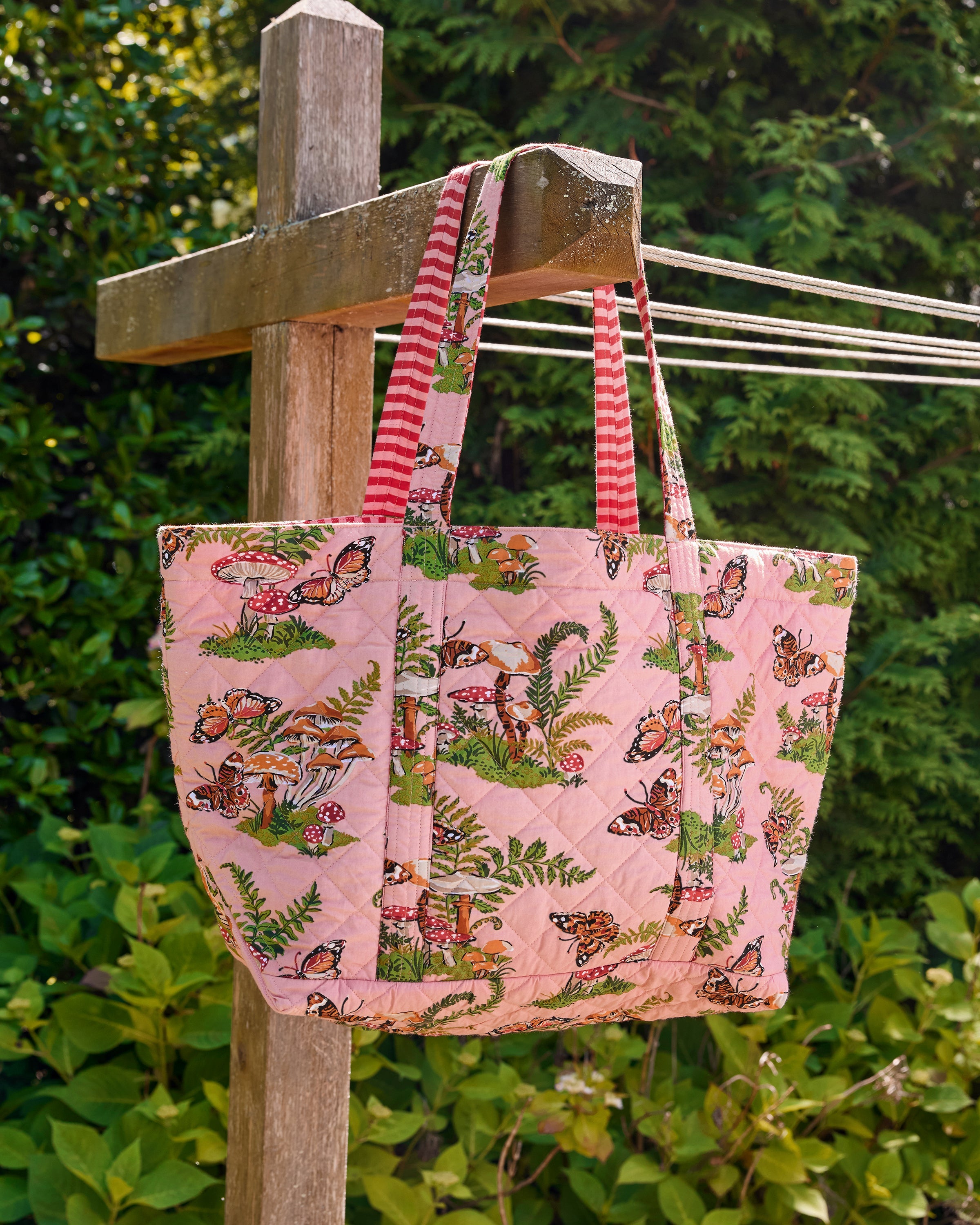 Butterfly Forager - Weekender Bag & Pouch Bundle - Rosewood