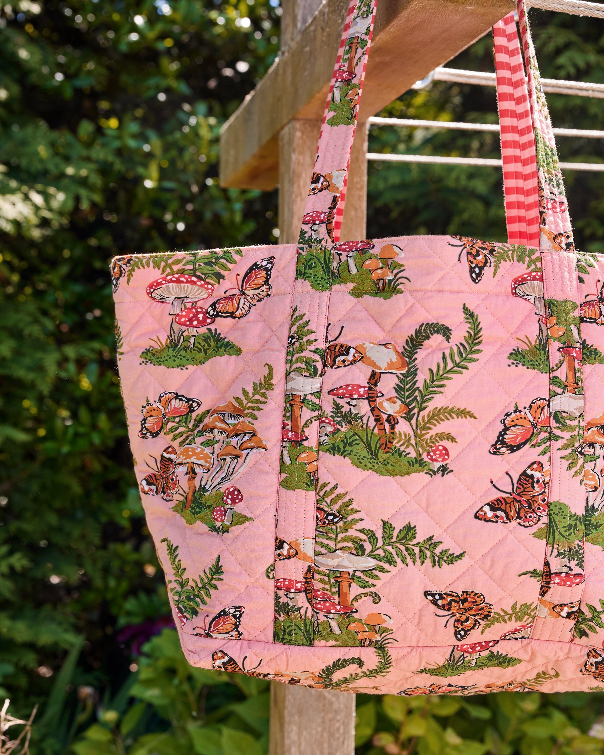 Butterfly Forager - Weekend Bag with Pouch - Rosewood