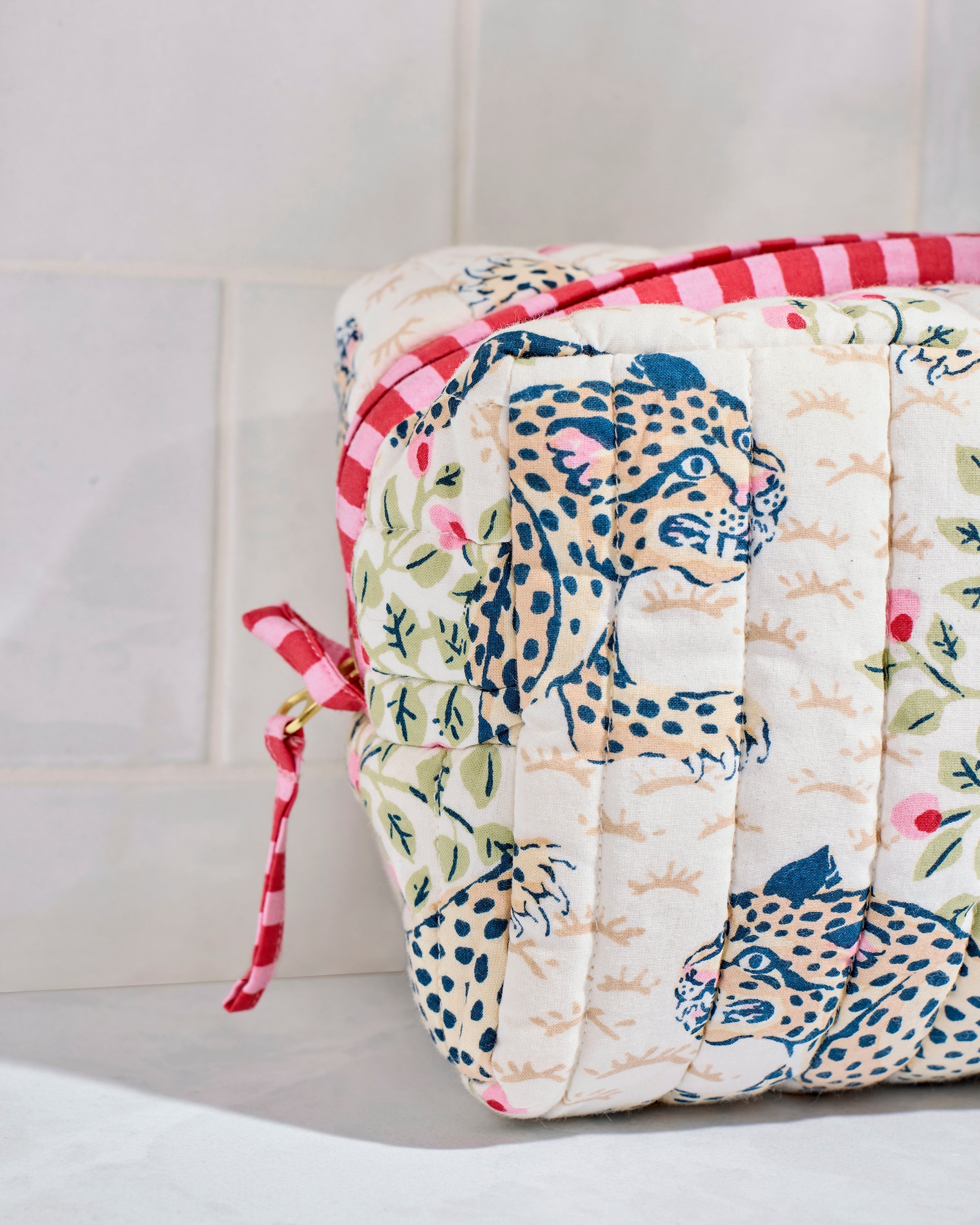 Bagheera - Quilted Bride Pouch - Wedding Cake