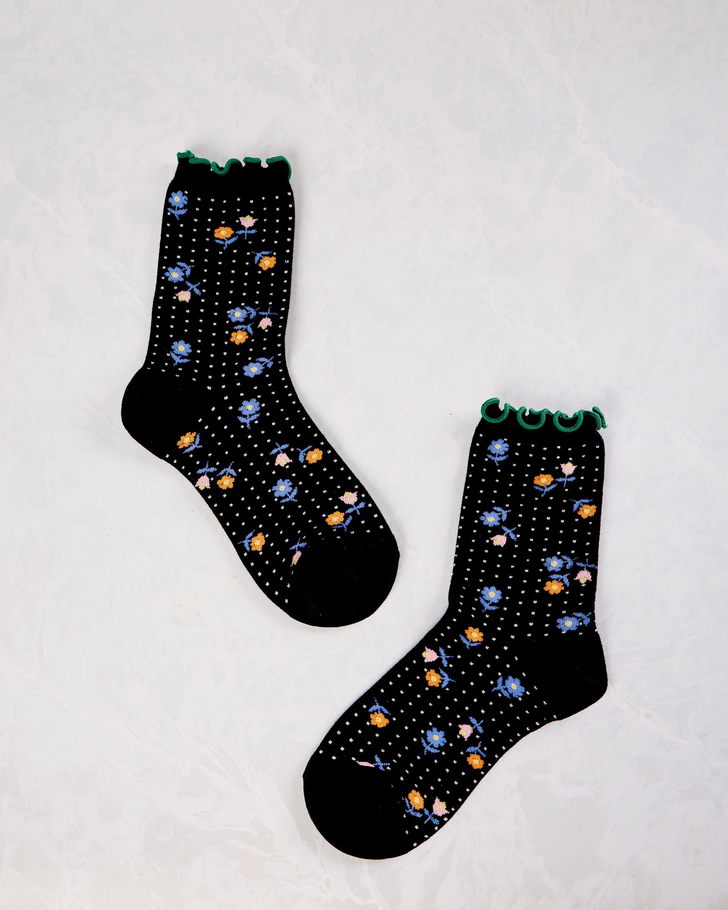 Black - Dottie Floral Crew - Hansel from Basel