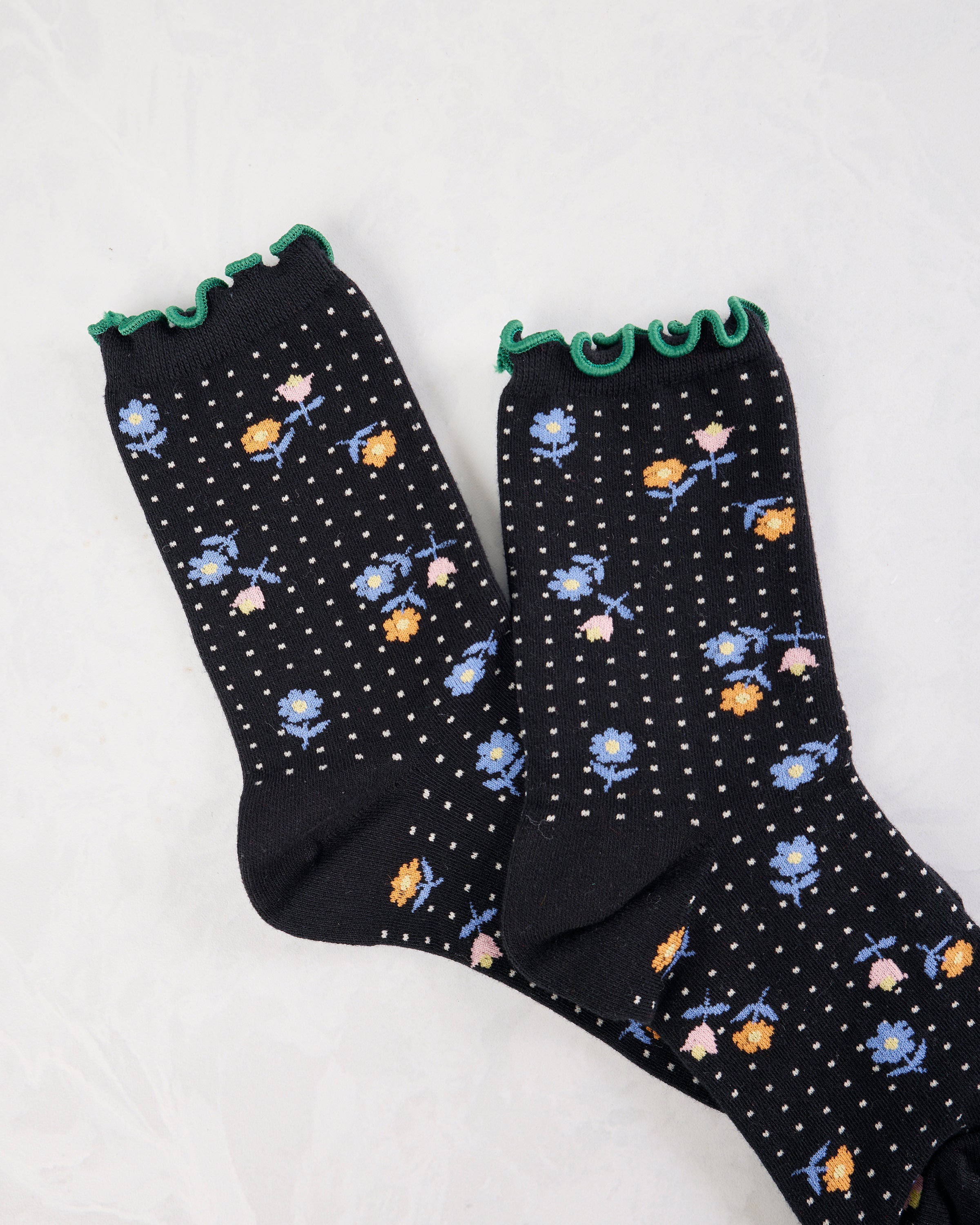 Black - Dottie Floral Crew - Hansel from Basel